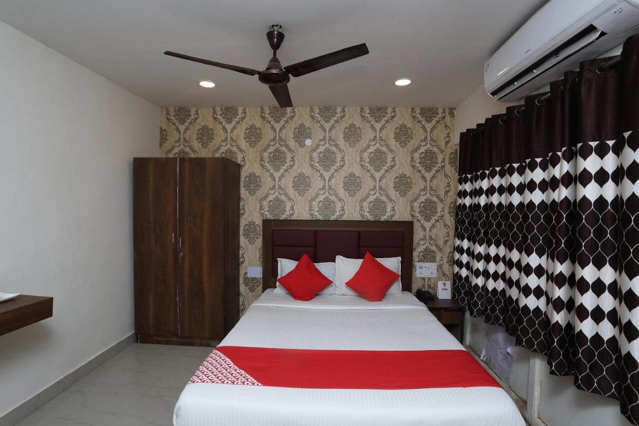 Hotel Flagship 13641 Elgin Terrace à Alīpur Extérieur photo