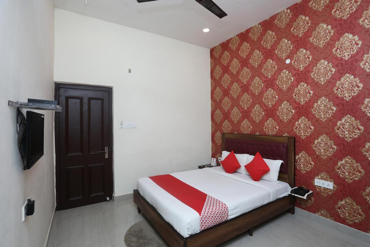 Hotel Flagship 13641 Elgin Terrace à Alīpur Extérieur photo