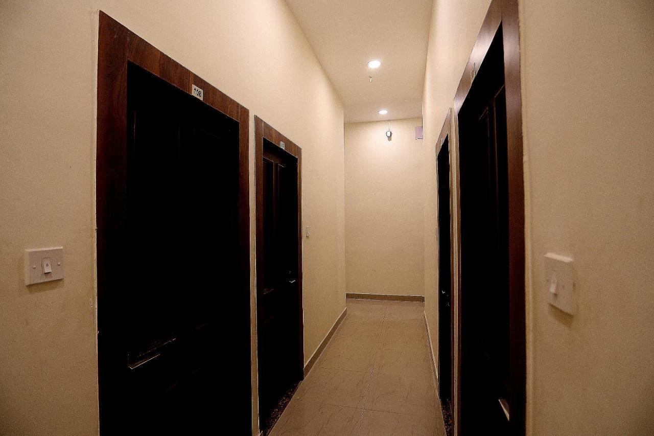 Hotel Flagship 13641 Elgin Terrace à Alīpur Extérieur photo