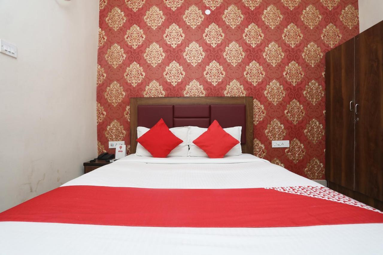 Hotel Flagship 13641 Elgin Terrace à Alīpur Extérieur photo