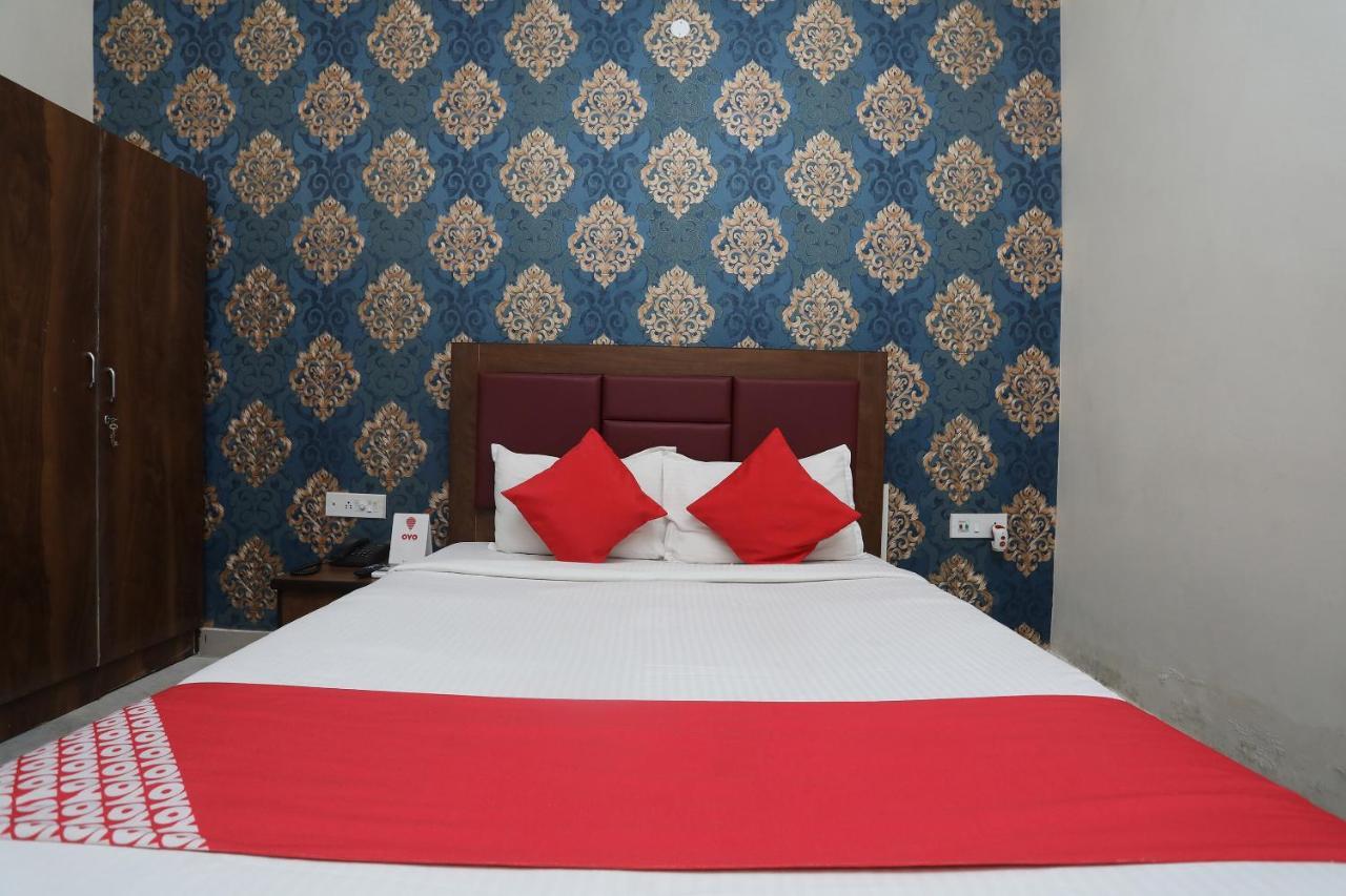 Hotel Flagship 13641 Elgin Terrace à Alīpur Extérieur photo