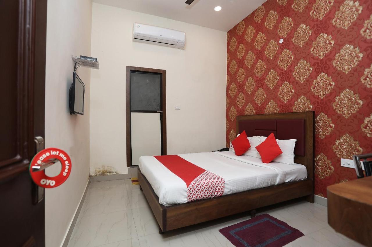 Hotel Flagship 13641 Elgin Terrace à Alīpur Extérieur photo