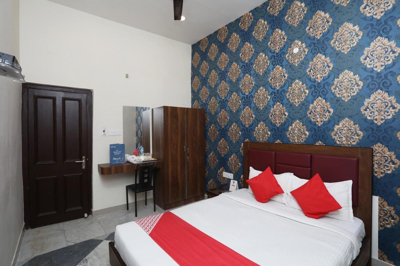 Hotel Flagship 13641 Elgin Terrace à Alīpur Extérieur photo